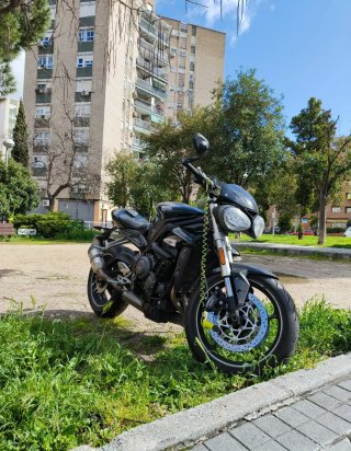 Triumph Street Triple 660 S A2 Negra
