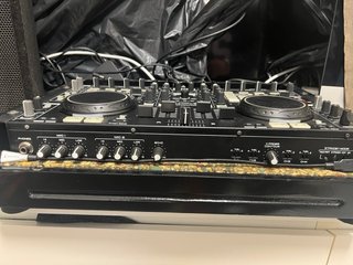 Controlador Denon DN-MC6000 MK1 (Averiada)