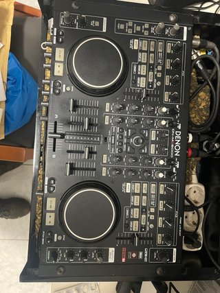 Controlador Denon DN-MC6000 MK1 (Averiada)