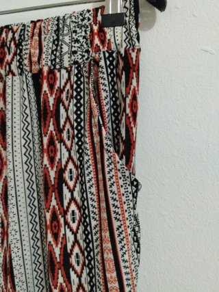 Pantalón estampado étnico
