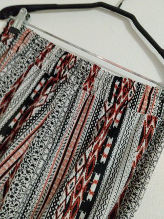 Pantalón estampado étnico