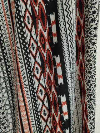 Pantalón estampado étnico