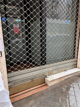 Local comercial en alquiler en Pajaritos - Plaza de Toros en Granada
