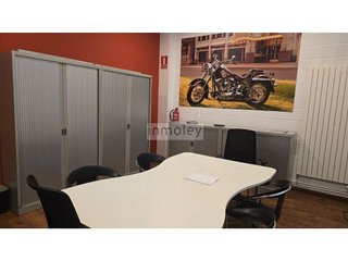 Nave industrial en alquiler en Adurtza - Aretxabaleta en Vitoria-Gasteiz