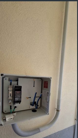 ELECTRICISTA — AVERÍAS Y INSTALACIONES