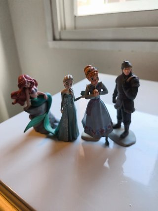 Figuras Frozen y Sirenita