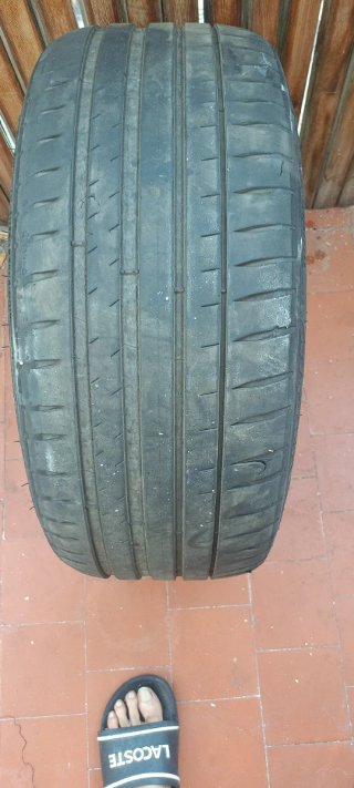 Neumático Michelin Pilot Sport 4 225/40 ZR18 Usado