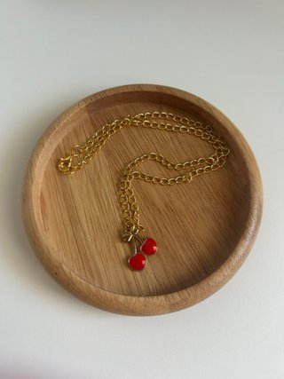 Collana con ciondolo ciliegie rosse oro