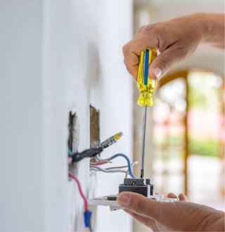 BUSCAMOS ELECTRICISTA AUTÓNOMO