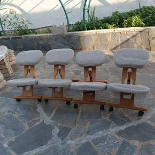 Silla ergonómica de madera y tela