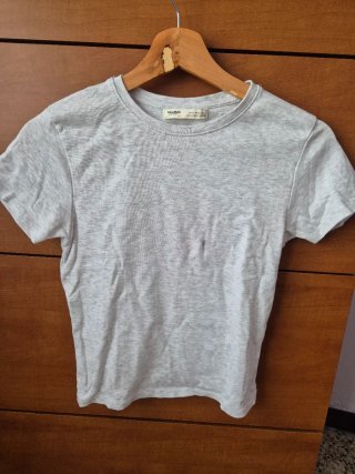 Camiseta Pull&Bear Gris Manga Corta Talla L