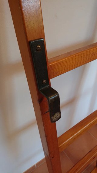 Escalera de madera para litera