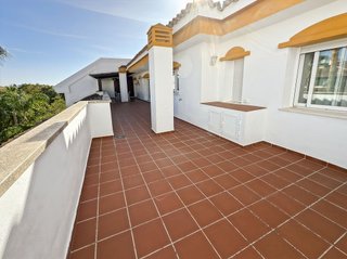 Ático en venta en La Dama de Noche-La Alzambra en Marbella