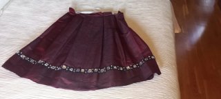 Falda de fiesta forrada morada, cintura 41 cm