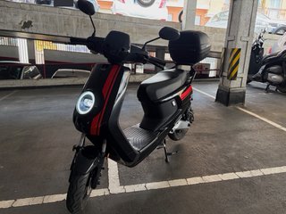 Moto eléctrica NIU MQi+ Sport Negra/Roja