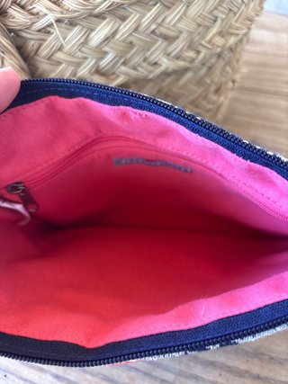 Bolso de mano veraniego bordado