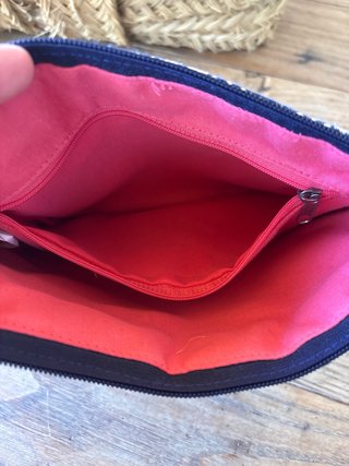Bolso de mano veraniego bordado