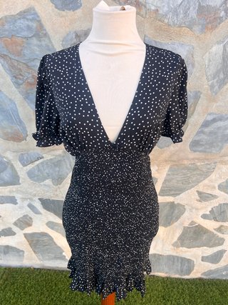 Vestido corto negro lunares fruncido