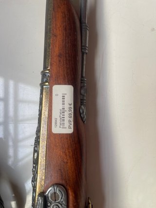 Pistolas antiguas de adorno