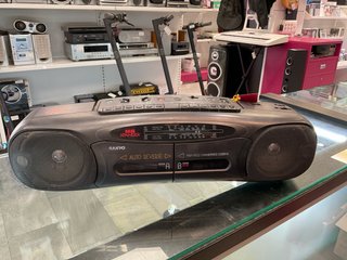 Radiocasete Sanyo Negro/Gris