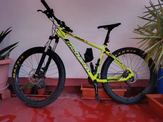 Bicicleta de Montaña Amarilla