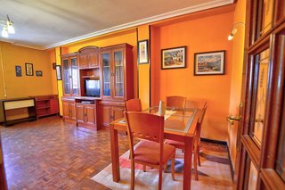 Piso en venta en El Polígono en Gijón