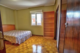 Piso en venta en El Polígono en Gijón