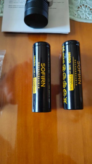 Linterna LED Sofirn SC18 negra 1800LM SST40