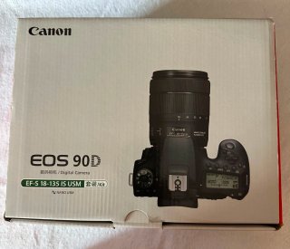 Canon EOS 90D + Lente 18-135mm IS USM