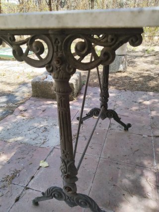 Mesa de forja y mármol