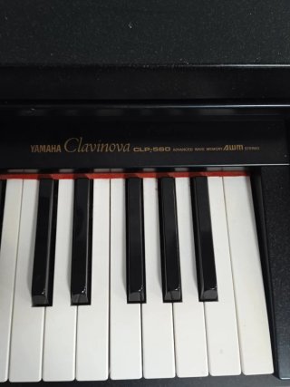Piano Negro Grande para Reparar precio negociable