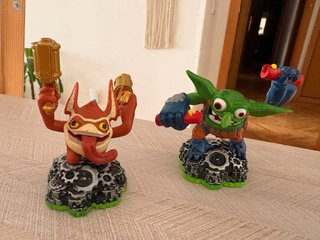 Skylanders Figuras + base para nintendo 3DS