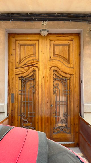 Puerta doble madera señorial antigua