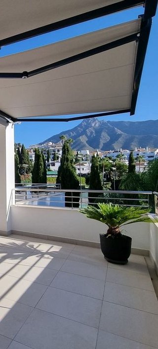 Piso en alquiler en Lomas de Marbella Club en Marbella