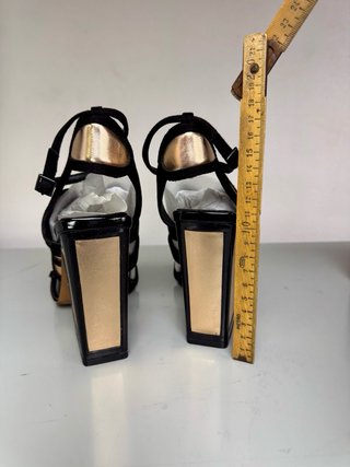 Sandali Exé eleganti neri e oro