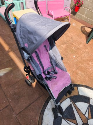 Silla de paseo Maclaren rosa y gris