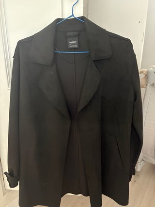 Gabardina negra Pull&Bear