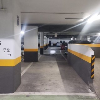 Garaje en venta en Las Brisas en Marbella