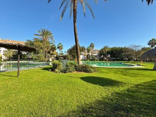 Ático en venta en La Dama de Noche-La Alzambra en Marbella