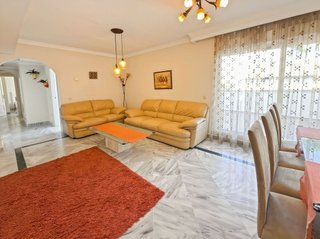 Ático en venta en La Dama de Noche-La Alzambra en Marbella