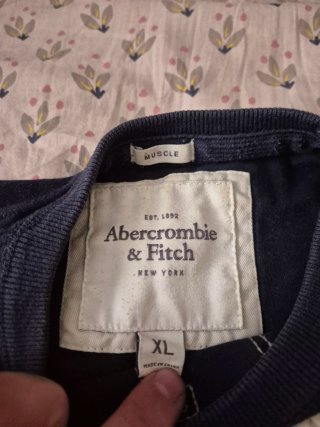 Camiseta Abercrombie & Fitch XL Negra