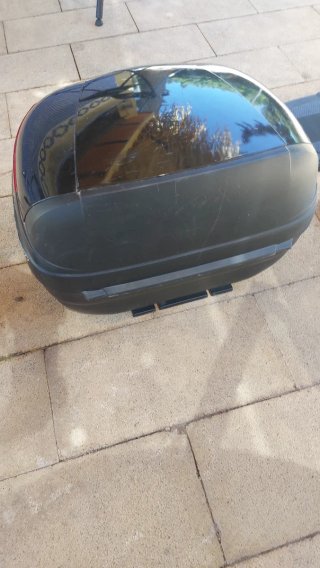 Baúl para moto SHAD
