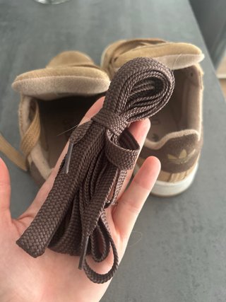 Zapatillas Adidas Beige y Marrón