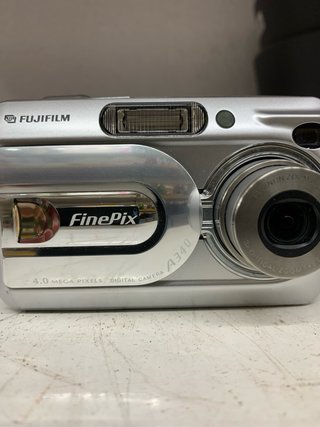 Cámara Digital Fujifilm FinePix A340 Plata