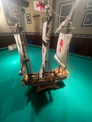 Maqueta de barco de madera