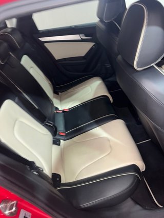 Audi A4  3.0 V6 TDI S line 2012