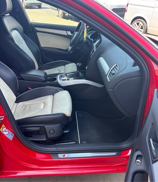 Audi A4  3.0 V6 TDI S line 2012