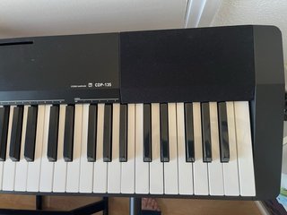 Teclado Casio CDP-135 88 teclas + banco