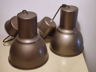 2 Lámparas de Techo Metálicas