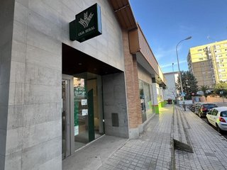 Local comercial en alquiler en Polígono Cartuja – La Paz en Granada